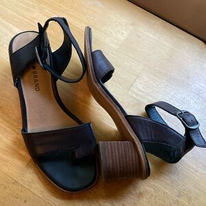 Lucky Brand Sandals Womens 7 M Strappy dark brown Leather